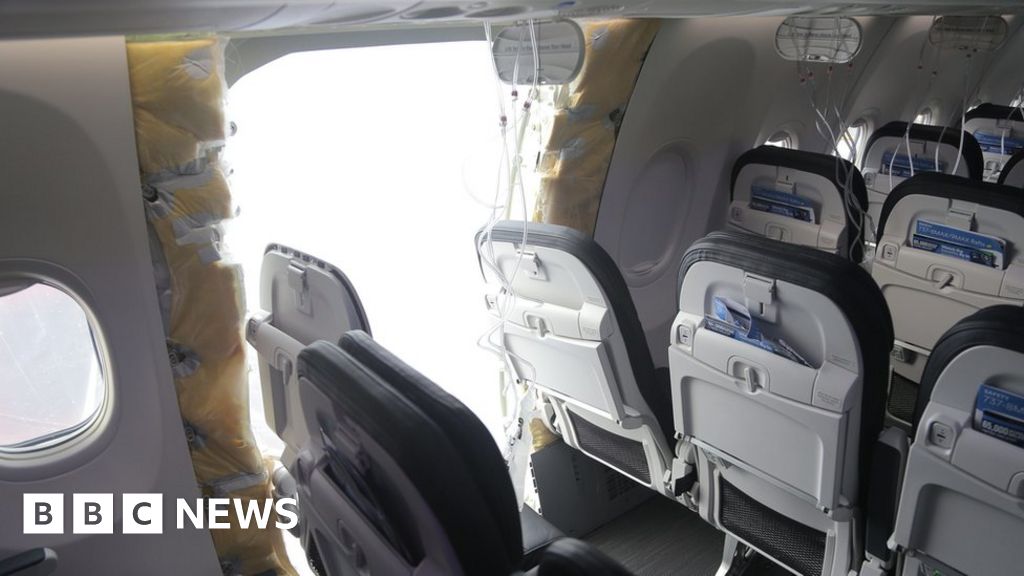 O avião da Alaska Airlines recebeu avisos dias antes de explodir no ar