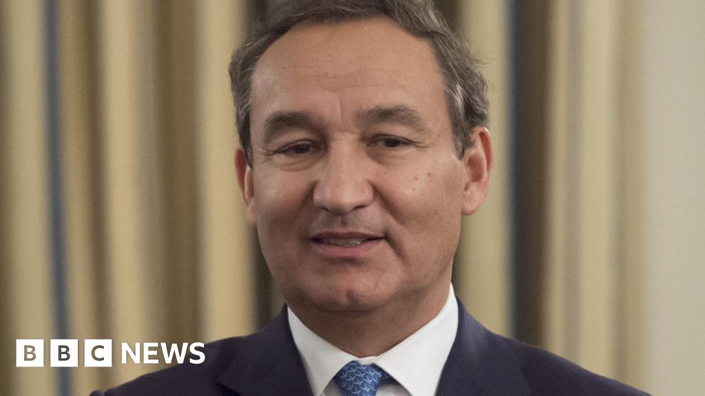 United Airlines Boss Interview How Did Oscar Munoz Do Bbc News