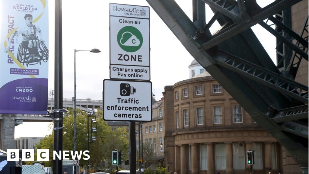 newcastle-and-gateshead-unveil-clean-air-zone-signs-bbc-news