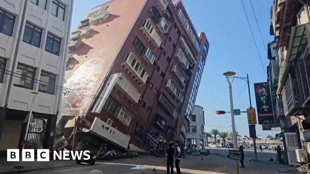 Strongest earthquake in 25 years hits Taiwan - seismology centre - BBC News