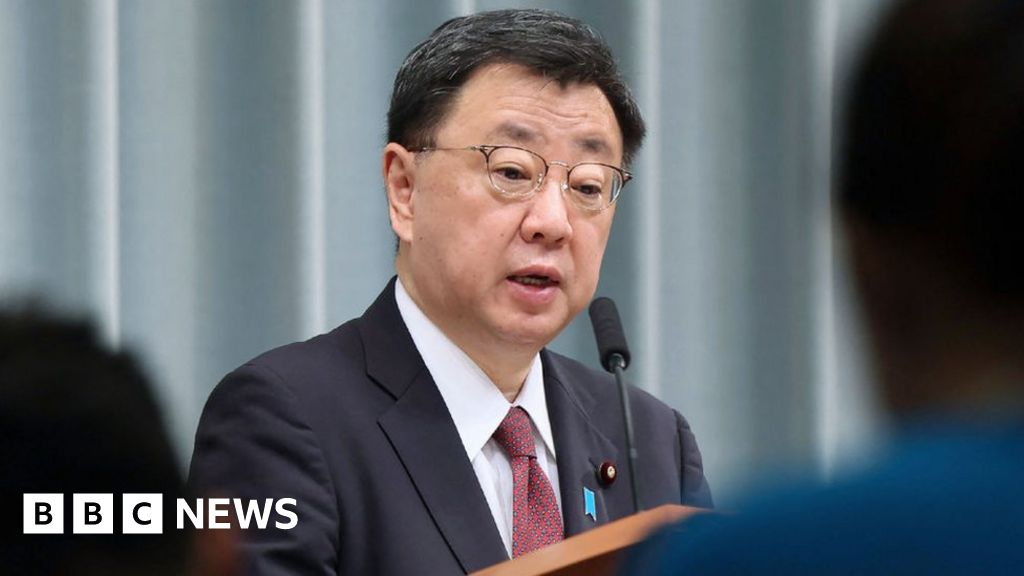 Четирима министри от кабинета в Япония се оттегли в четвъртък