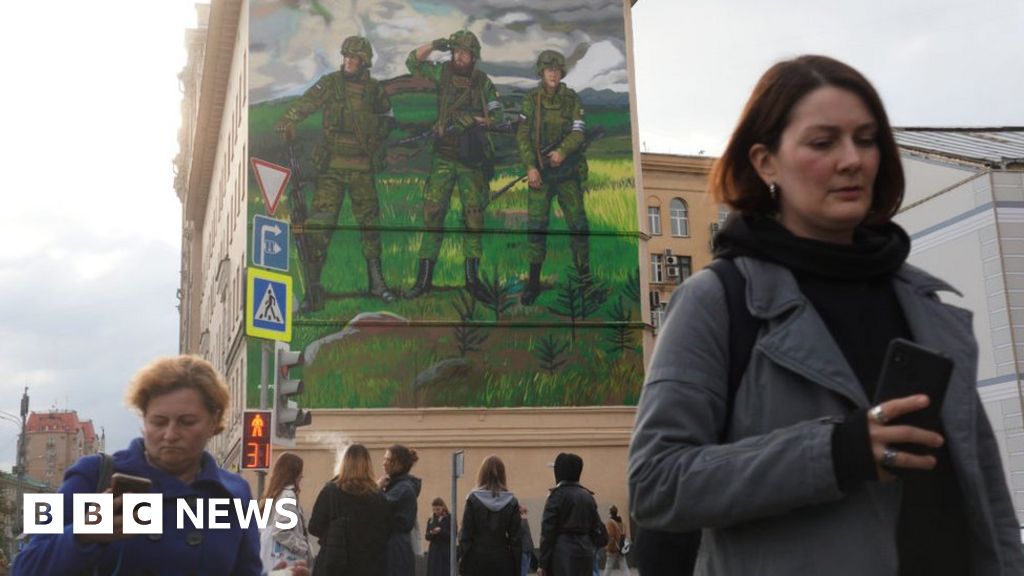 烏克蘭戰爭綜述。有爭議的投票開放和 "全面恐懼 "的氣氛