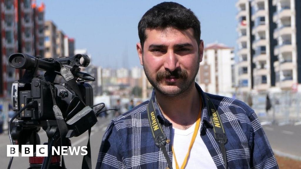 Tureccy dziennikarze aresztowani w związku z doniesieniami o trzęsieniu ziemi