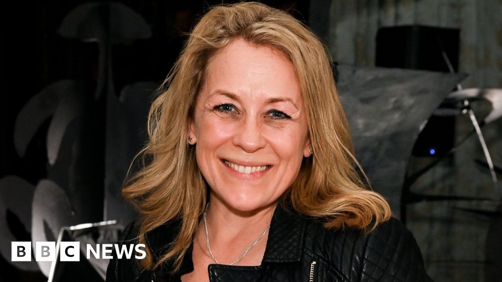 Sarah Beeny: TV presenter reveals she has breast cancer