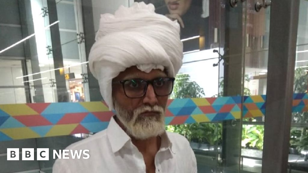 Man posing as 81-year-old tries to board US flight