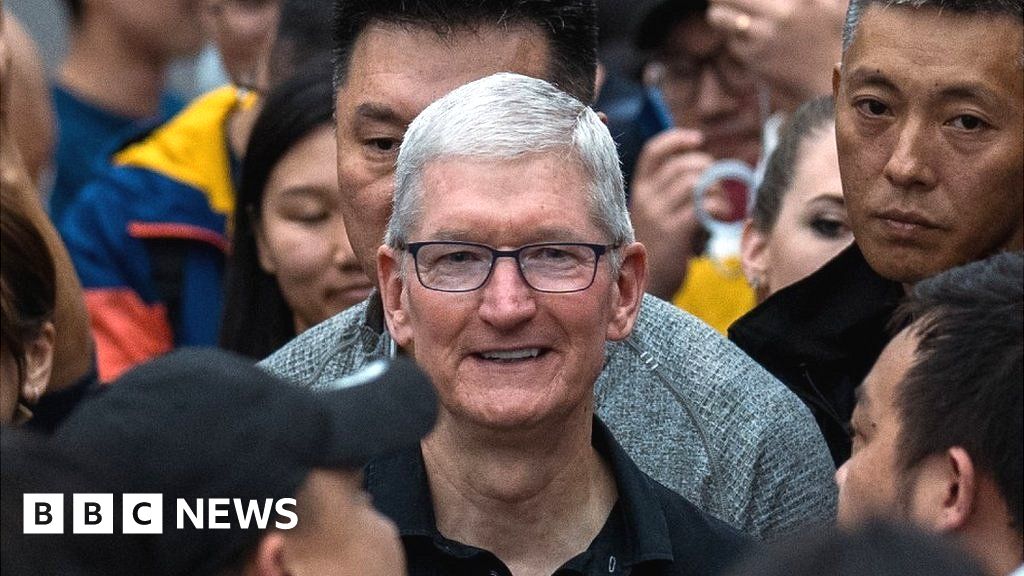 Apple boss Tim Cook makes surprise China visit