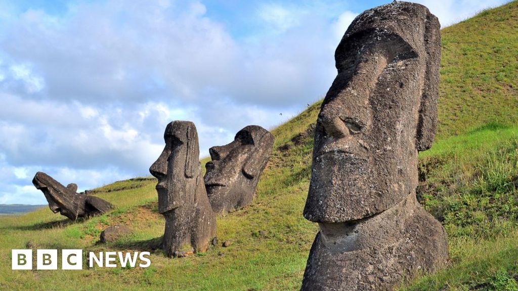 Easter Island: Anger after truck crashes into sacred statue - BBC News