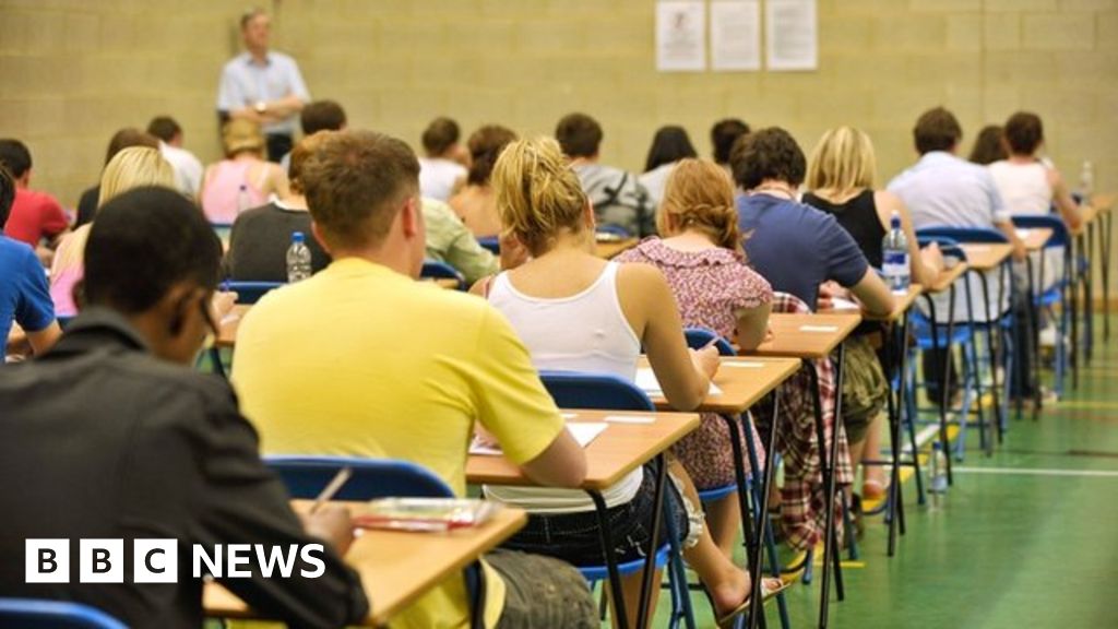 Labour promises return of student maintenance grants BBC News