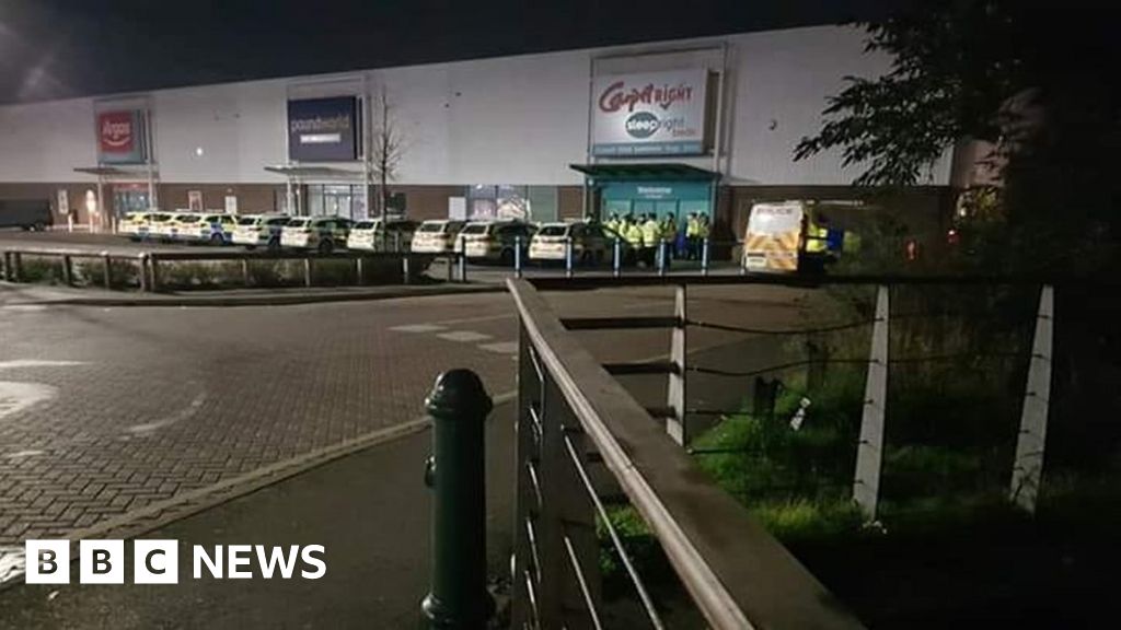 Strood warehouse rave 'with over 1,000 people' dispersed