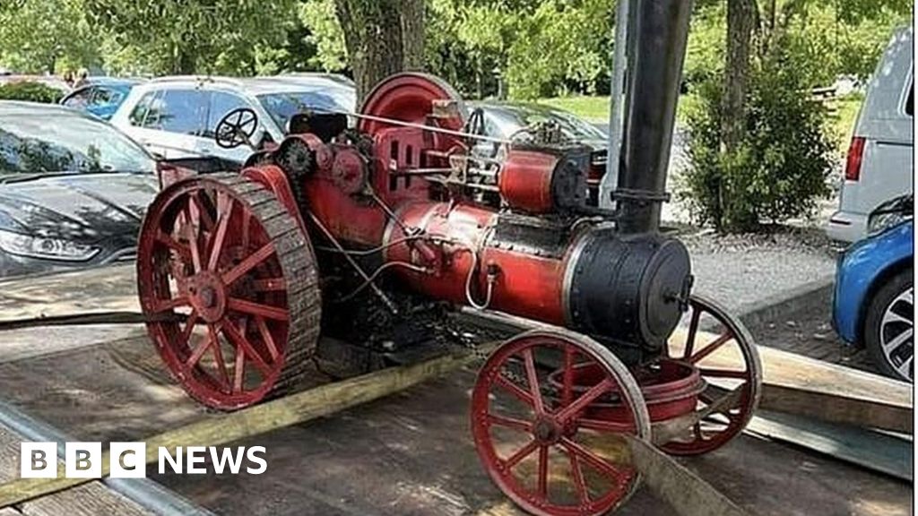 Vintage steam engine stolen from Wiltshire farm 