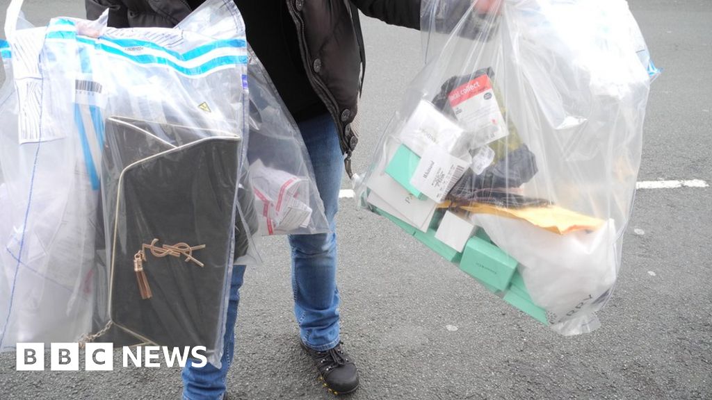 Counterfeit Christmas Fears over fakes on sale BBC News