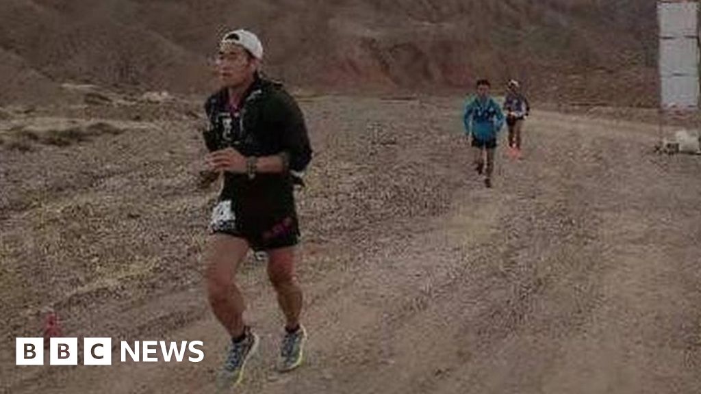 China marathon: Fans mourn top runners killed in deadly race