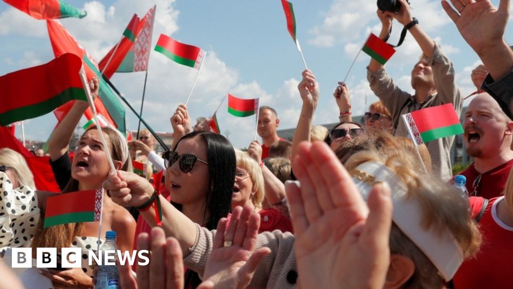 Belarus: Mass protest eclipses defiant Belarus leader's rally