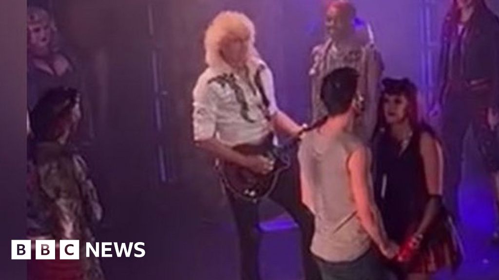Brian May surprises Queen musical audience in Portsmouth