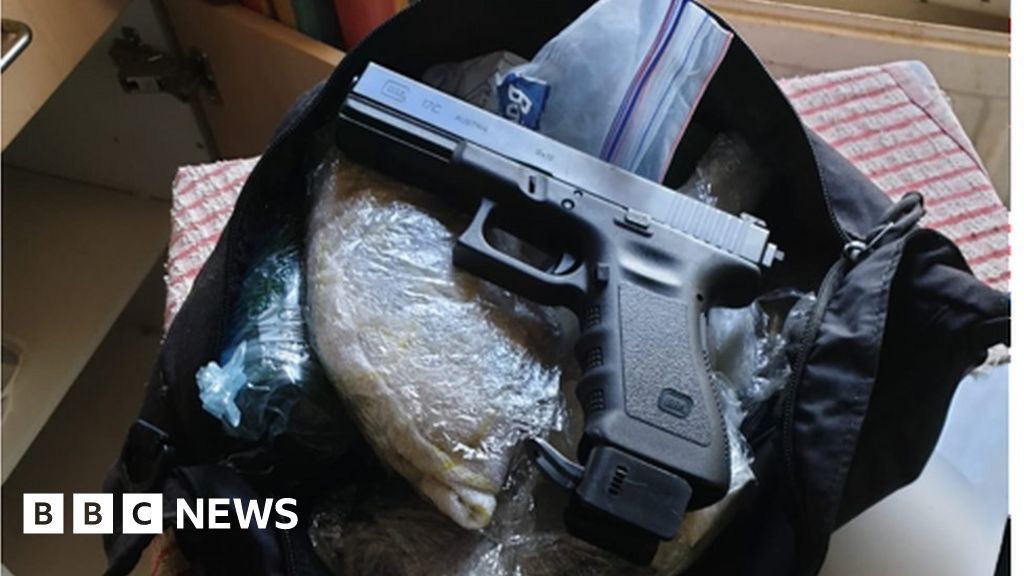 Police Share Image After Bag Of Guns Found By Sale Passer By Bbc News