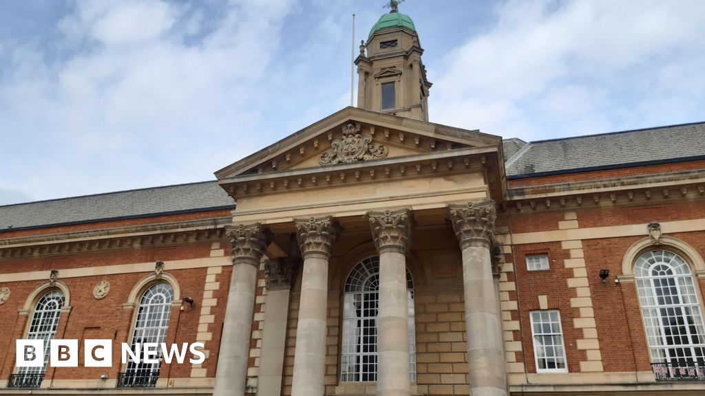 Citizens Advice Peterborough quits voucher scheme after abuse - BBC News