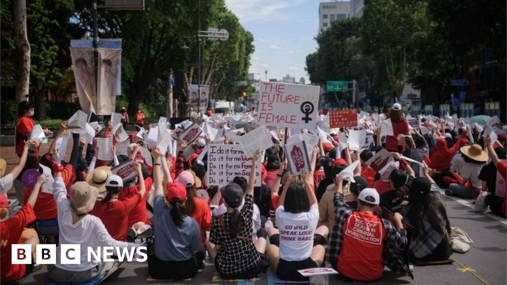South Korean Women Protest In Seoul Over Hidden Sex Cameras Bbc News 