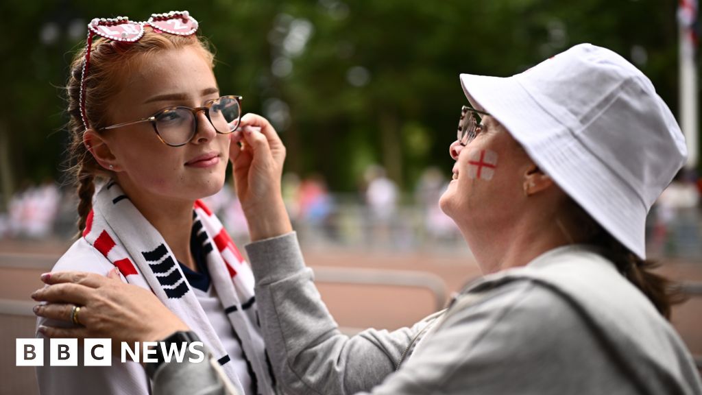 London to celebrate Lionesses with open-top bus parade
