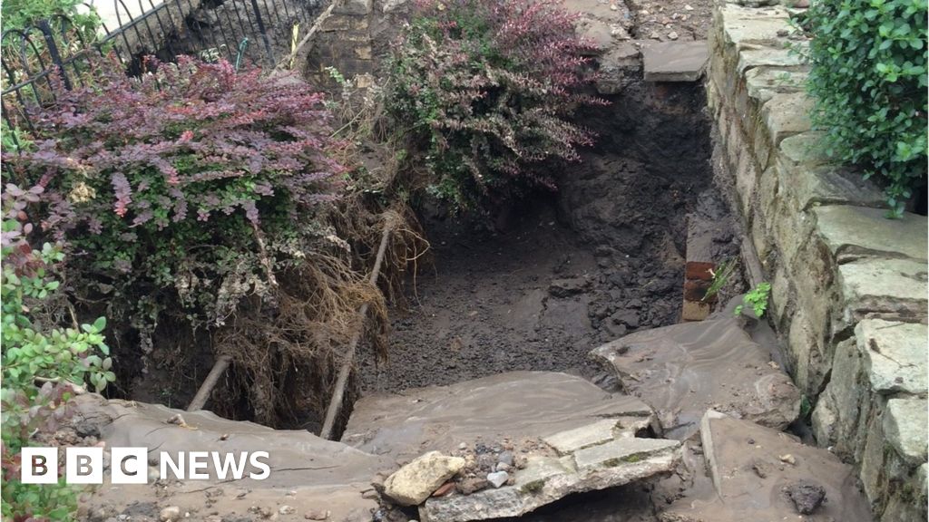 Water supplies restored after burst main in Edinburgh BBC News