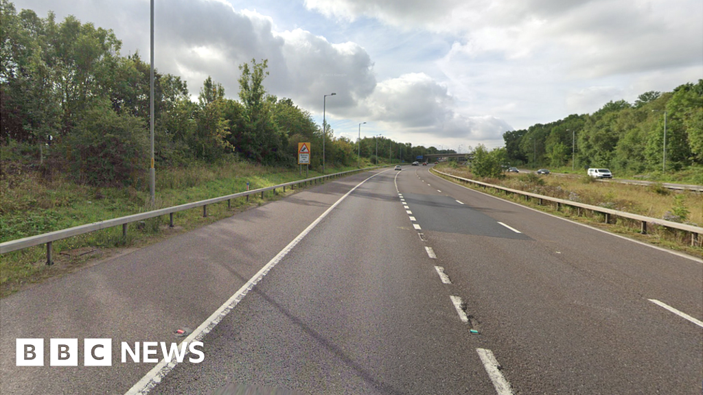 Potters Bar A1(M) crash Man dies as car hits trees BBC News