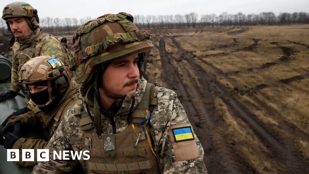 Украйна твърди, че нейните войски са десантирали в окупирания Крим,