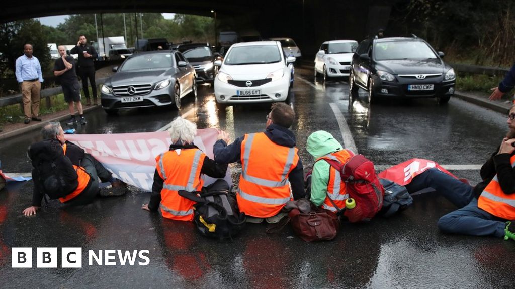 Motorway protests: Patel to promise new powers over blockages thumbnail