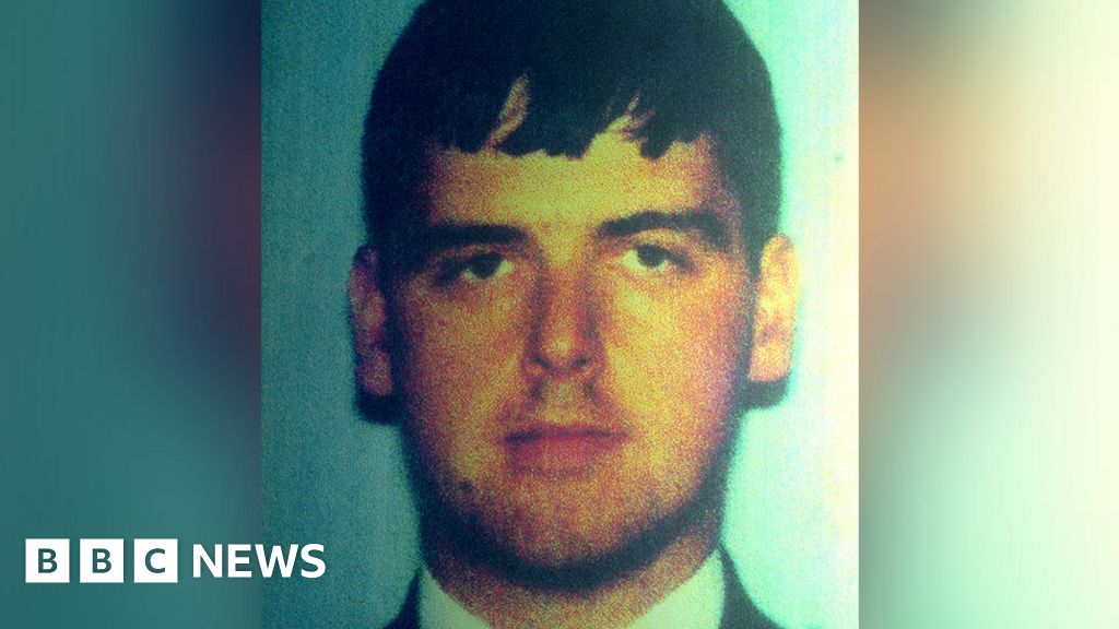 Widows in call to jail police killers for life in Scotland