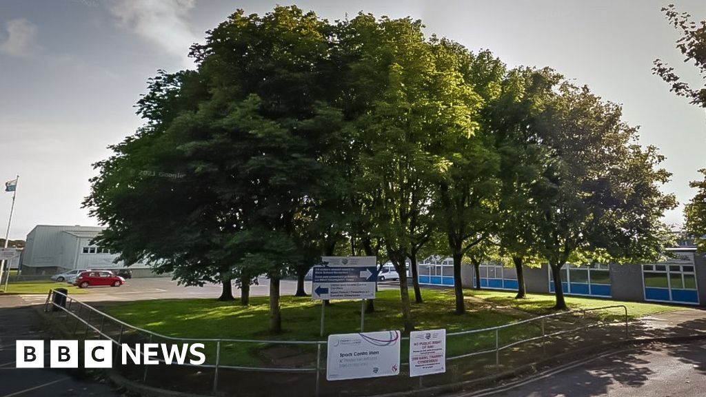 Swansea: Bishopston Comprehensive shuts due to ground movement 