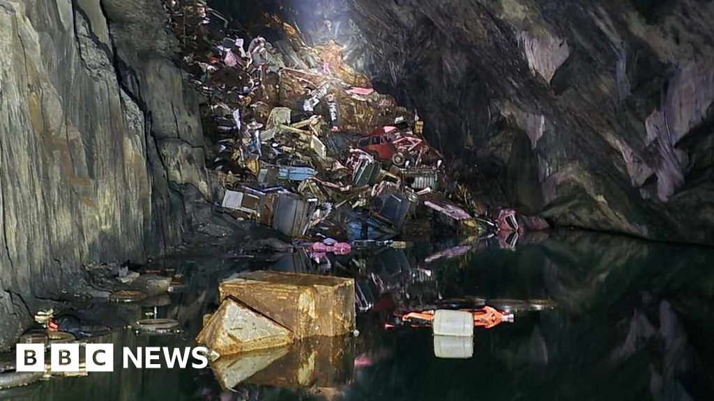 Gwynedd car cave: Cleaning up 'cavern of lost souls'