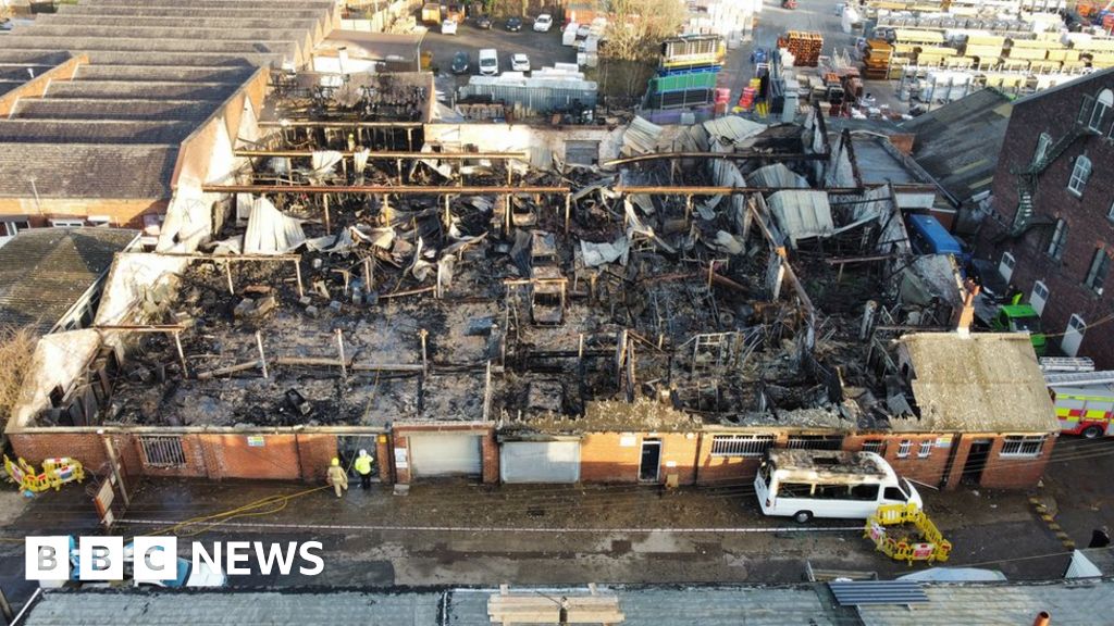 Ossett industrial estate fire destroys warehouse