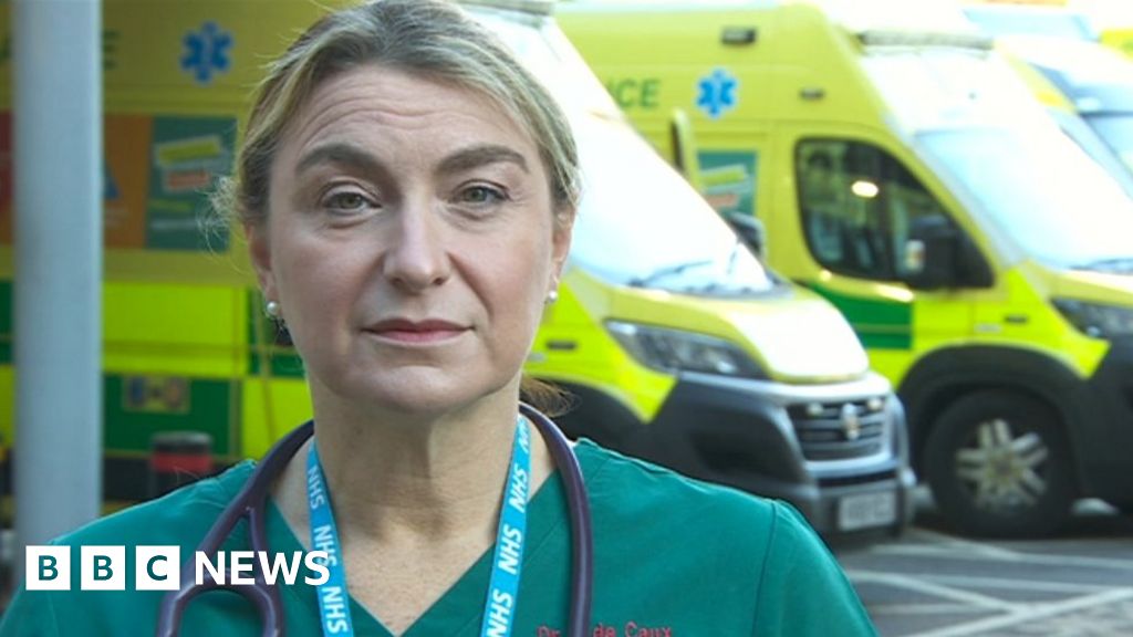 Royal Berkshire Hospital aims to get ambulances back on the road BBC News