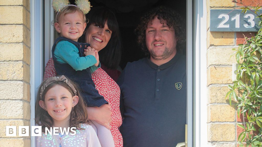 Coronavirus in Wales: Life under lockdown in pictures ...