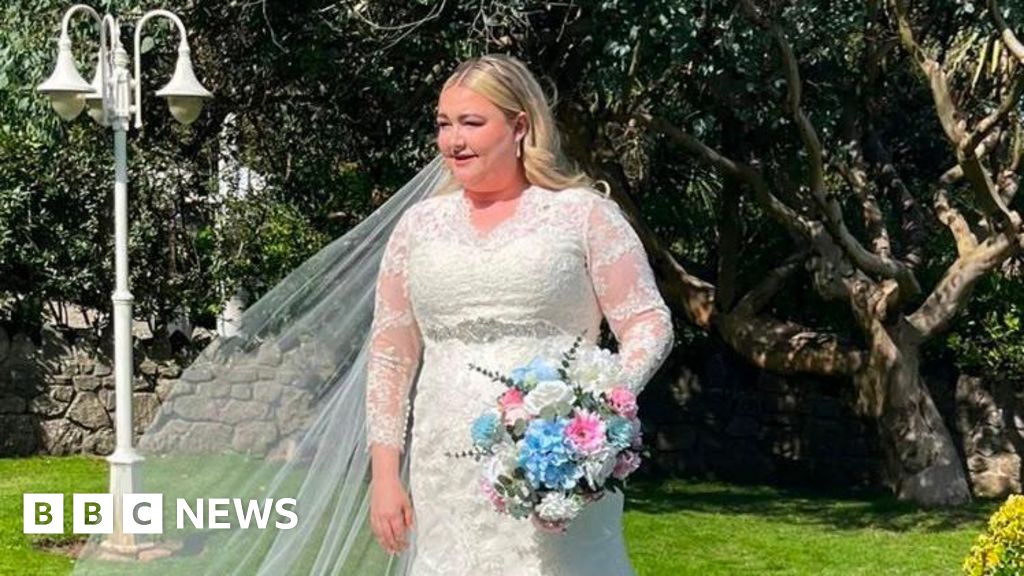 Jilted bride who went ahead with wedding gets engaged