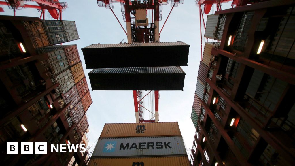 Qatar ships cargo via Oman to bypass Gulf restrictions BBC News