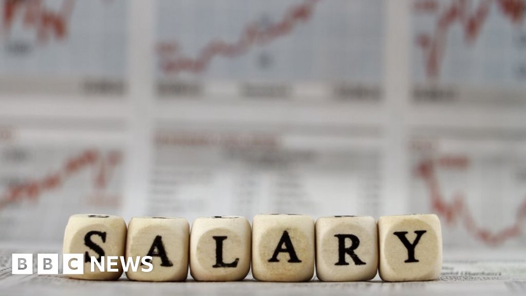Investor rebellion over executive pay gathers pace - BBC News