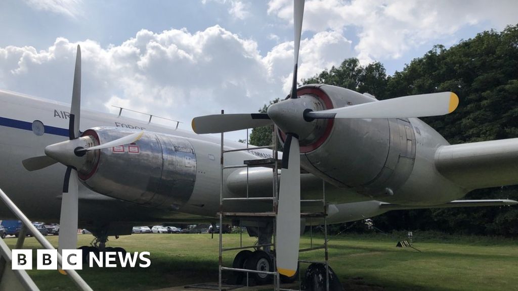 Appeal for volunteers to maintain historic airliner at Cotswold Airport