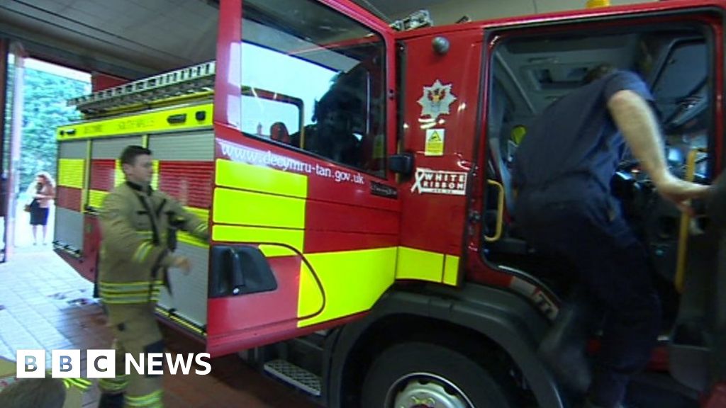 'False alarms put fire crews and the public at risk' BBC News
