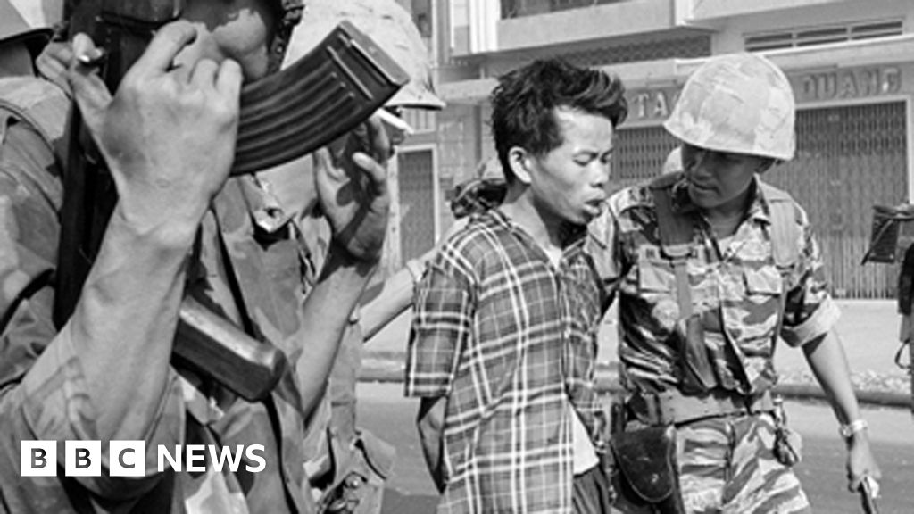 Eddie Adams' iconic Vietnam War photo: What happened next - BBC News