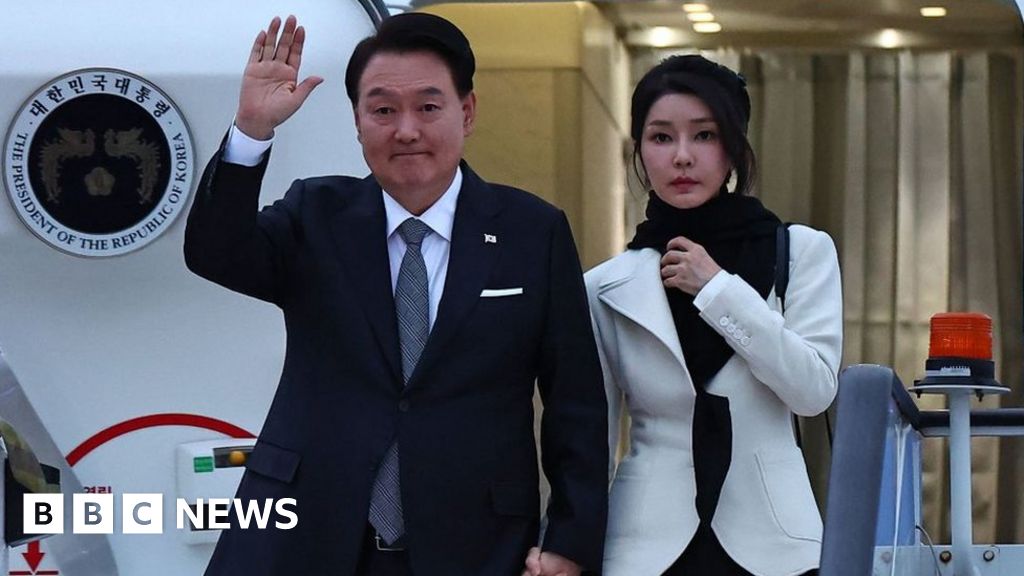 Korea Selatan: Tas Dior Ibu Negara mengguncang kepemimpinan negaranya