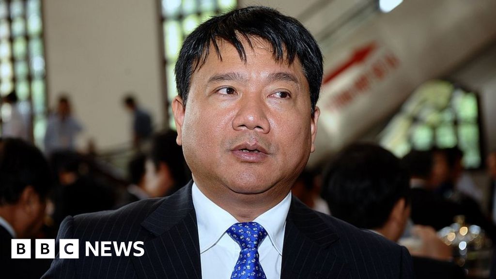Vietnam sacks top official in rare move