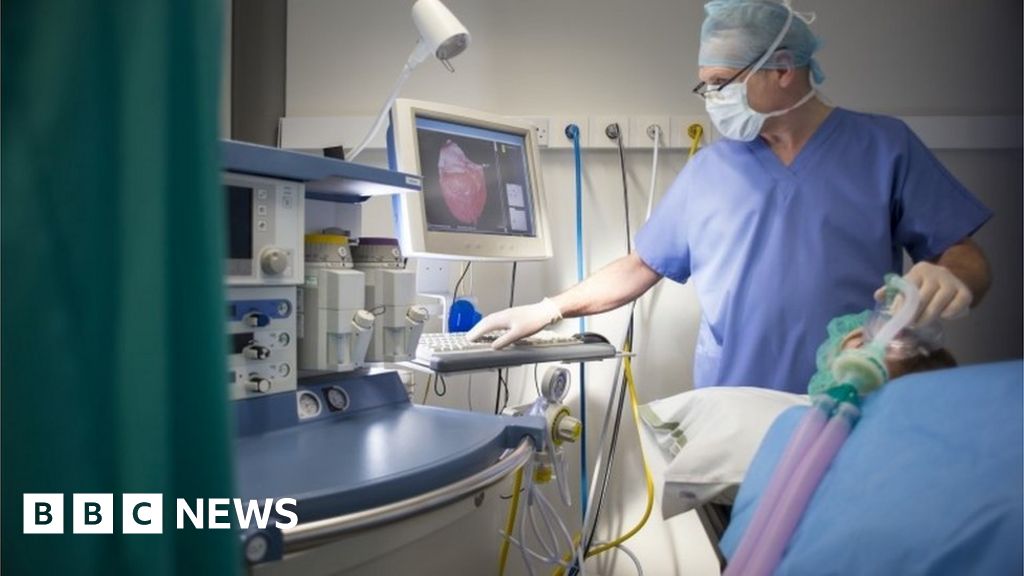 Yeovil Hospital agrees patient not properly anaesthetised BBC News