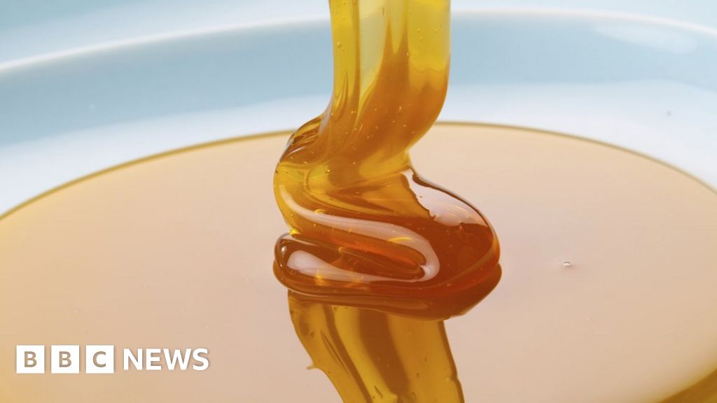 Dilute honey 'may fight urine infections' BBC News