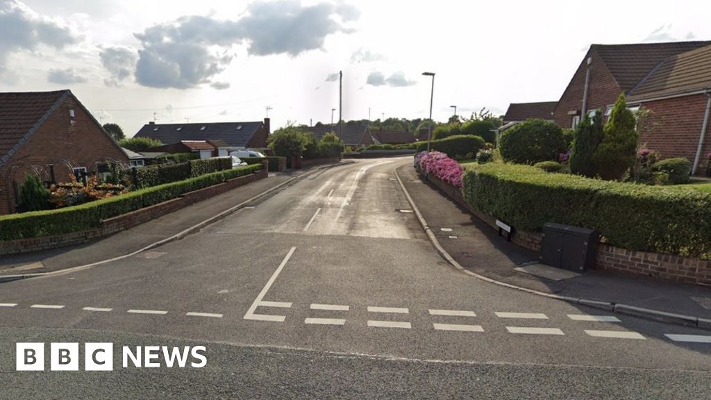 Coronavirus fraud: thieves raid elderly woman's Oldham home