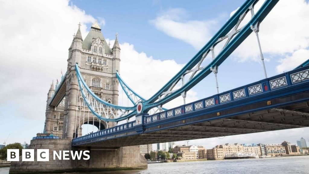 Tower Bridge closes until December for maintenance work - BBC News