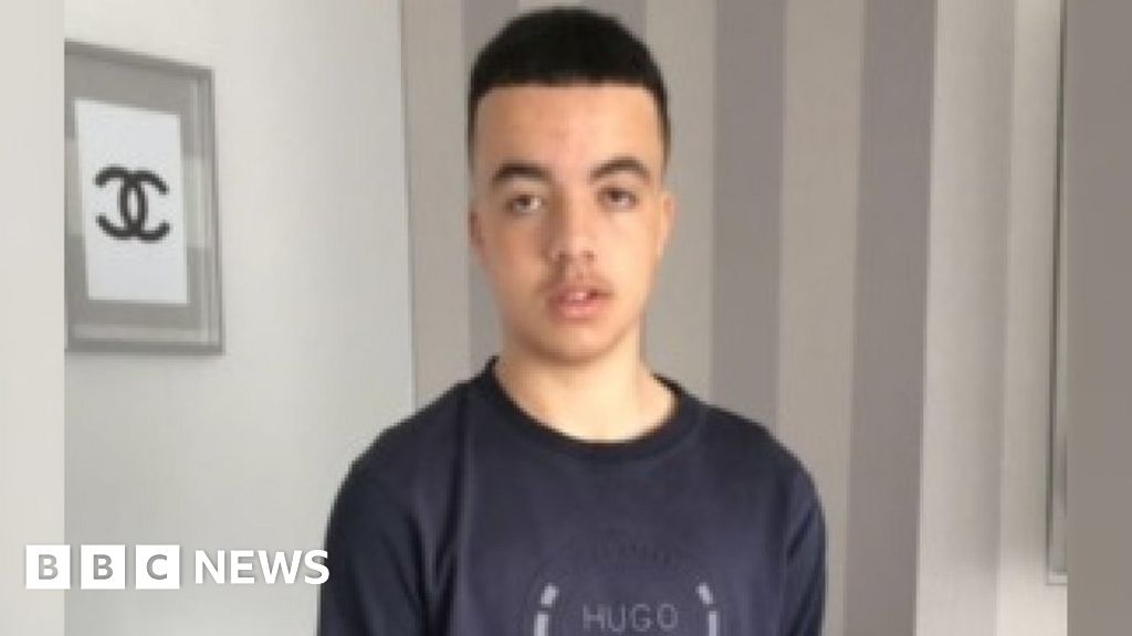 Khayri Mclean: Huddersfield teens jailed for life over schoolboy stabbing