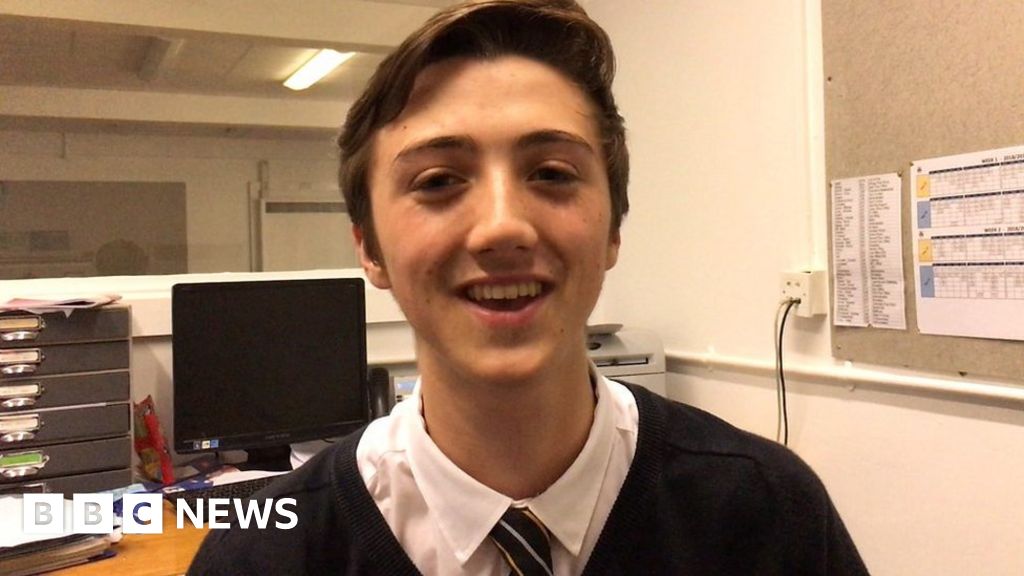 The Barry pupil using magic to overcome his stammer - BBC News