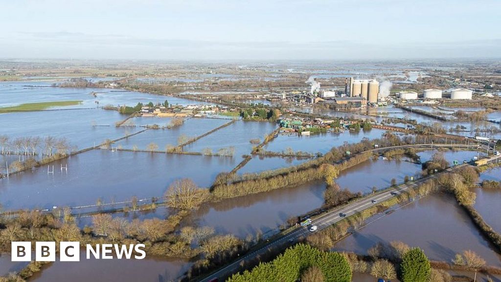 Наводнения в Восточном Мидленде: последствия «будут ощущаться в течение нескольких месяцев»