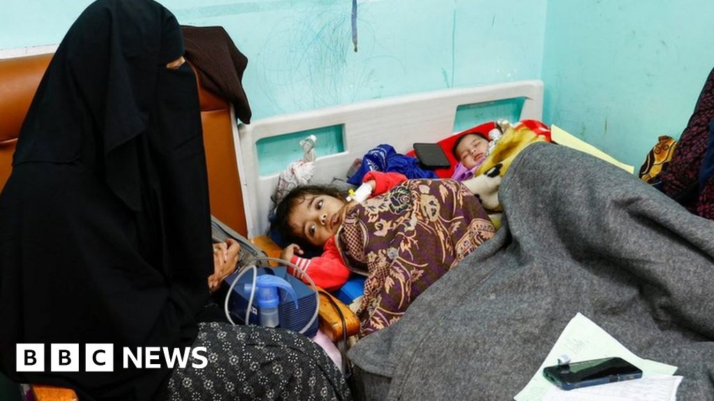 Лекари в цяла Газа са описали опериране на пациенти без