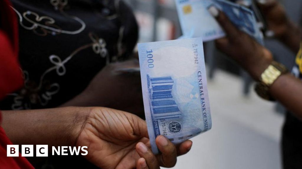 Nigeria extends deadline to exchange old cash