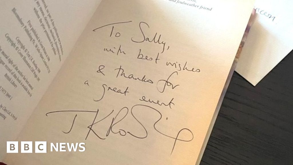 «Гарри Поттер: Забытая подписанная копия Тайной комнаты» продана за 3750 фунтов стерлингов